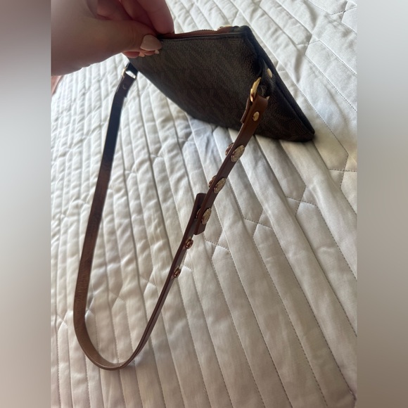 Brown Chain Strap Women's belt Bag - Picture 2 of 5